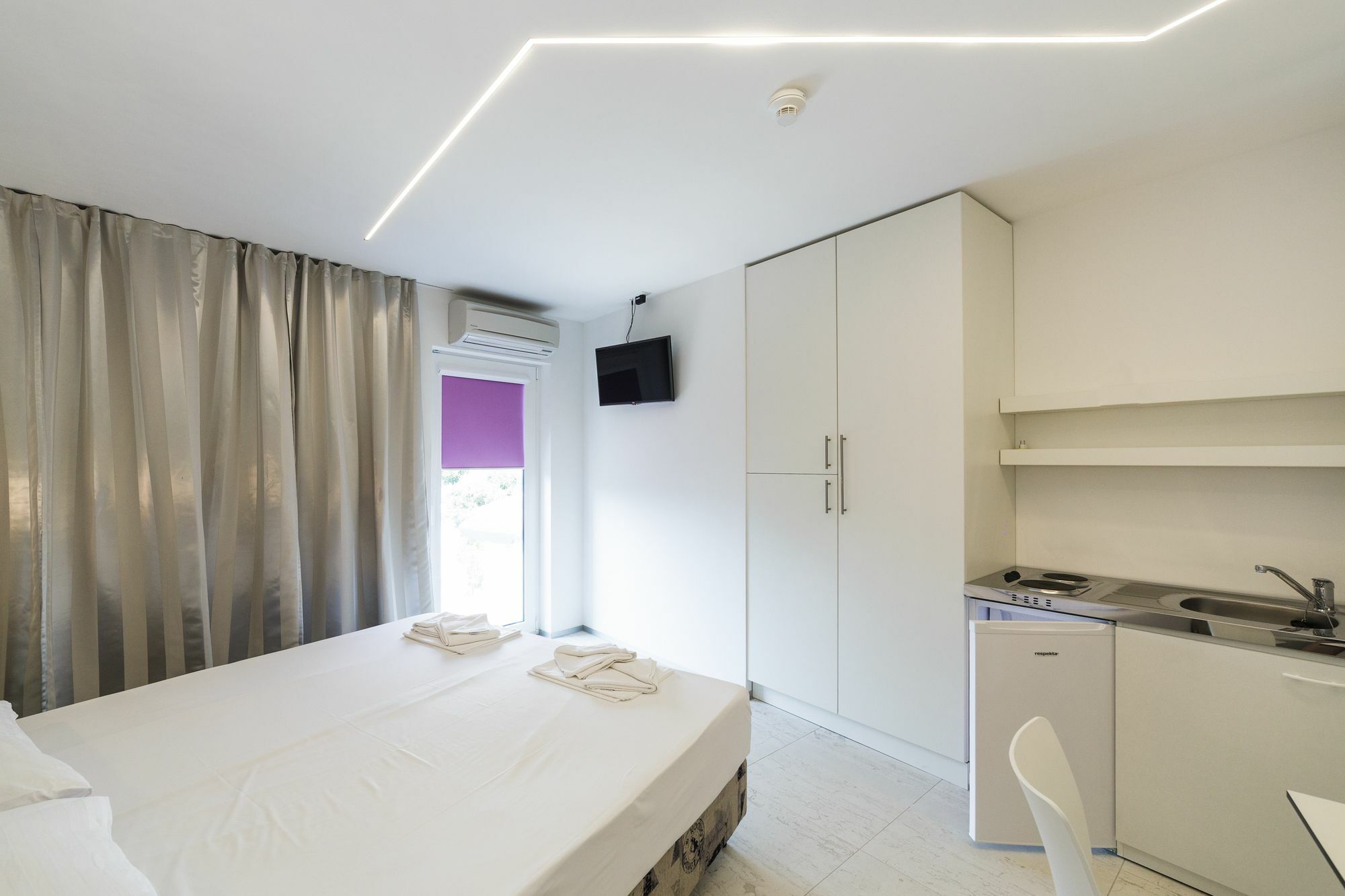 Hotel Pansion Sretno Pasko Sunce Новаля Екстер'єр фото